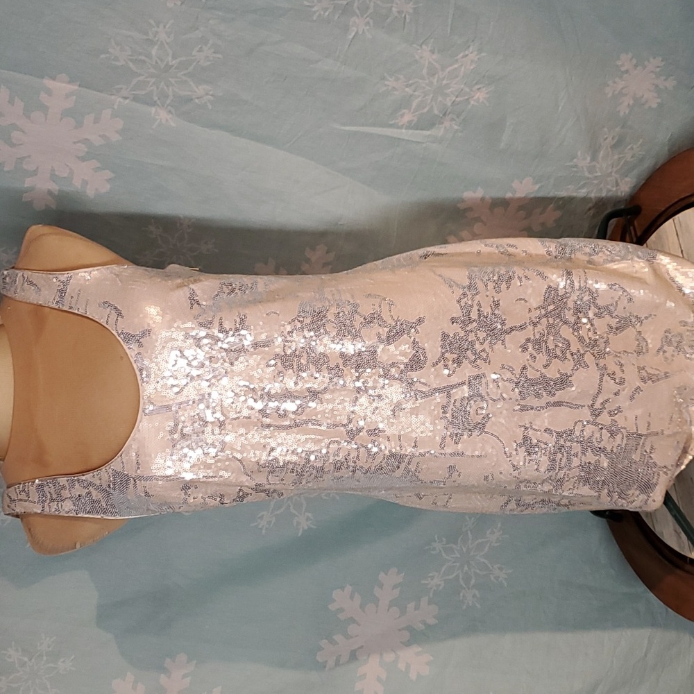 Aidan Mattox sleeveless dress 👗